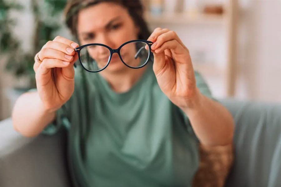 astigmatisme operation chirurgien ophtalmologue specialiste cataracte centre ophtalmologiste ophtalmologie paris est