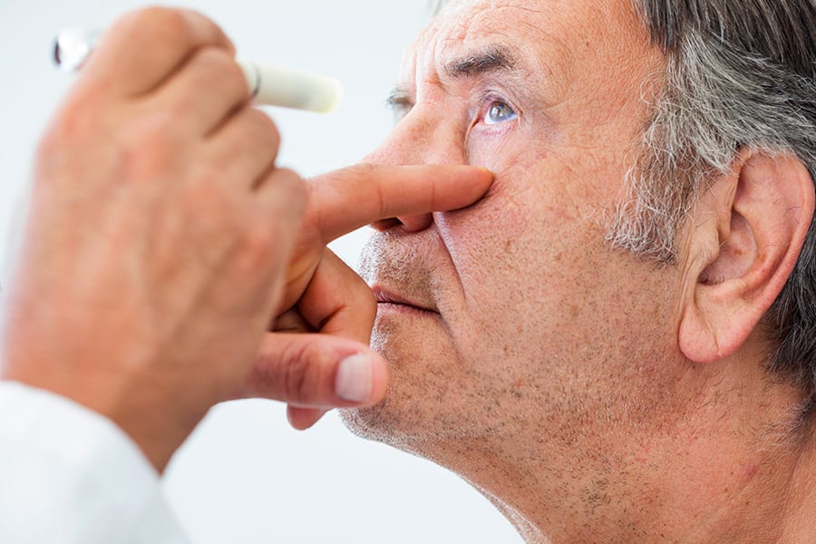 quelles sont les causes d un decollement de retine chirurgiens ophtalmologues specialistes retine vitre paris centre ophtalmologique paris est