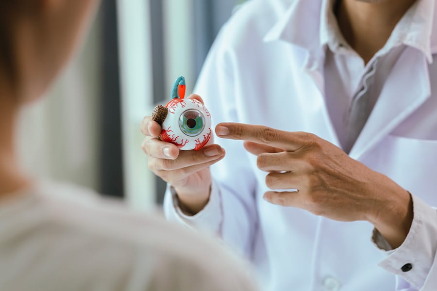 coup dans l oeil quand consulter chirurgiens ophtalmologues paris centre ophtalmologique paris est