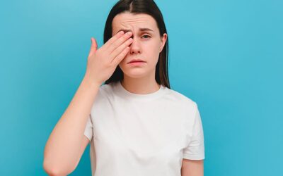 Œil qui gonfle d’un coup : que faire ?